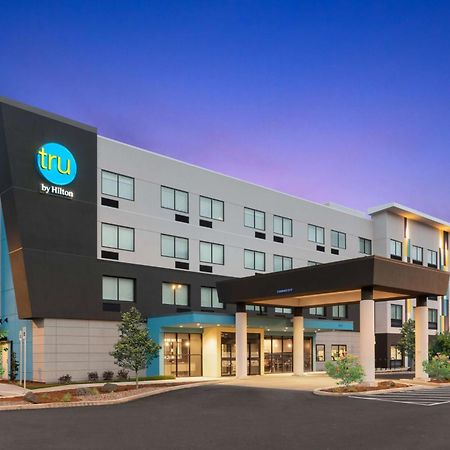 Tru By Hilton Portland Airport, Or Hotel Exterior photo